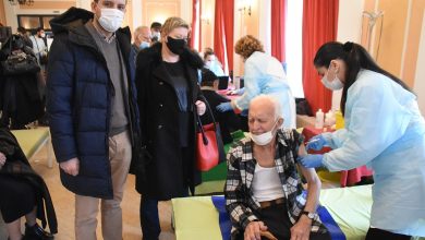 Photo of Gradonačelnik Valjeva pozvao građane da se odazovu vakcinaciji